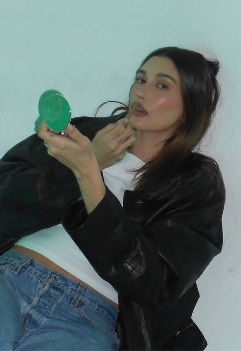 rhode mirror
THE COMPACT MIRROR