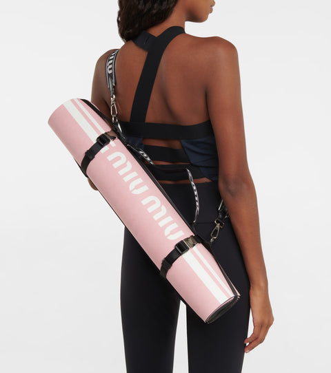 MIU MIU
Logo yoga mat