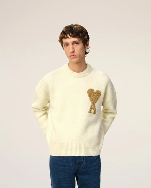AMI DE COEUR SWEATER
Sweater in felted hairy wool alpaca.